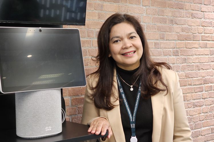 Country Managing Director Cisco Indonesia, Marina Kacaribu saat ditemui KompasTekno di kantor Cisco Indonesia di Jakarta Selatan, Kamis (23/11/2023). Marina membahas lebih dalam soal survei AI Readiness Index yang dipublikasi Cisco baru-baru ini.