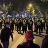 Demo China: Ratusan Pengunjuk Rasa Bentrok dengan Polisi Saat Protes Pembatasan Covid
