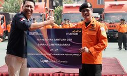 Perkuat Penanggulangan Bencana, Bank Mandiri Serahkan Bantuan SAR Rp 452 Juta dan Bentuk Tim ER