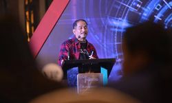 Menpar Arief Jadi Salah Satu Menteri dengan Kinerja Paling Memuaskan
