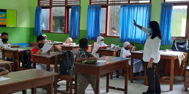 Idai Minta Sekolah Tatap Muka 100 Persen Dibatalkan Bila Ditemukan Transmisi Lokal Varian Omicron Halaman All Kompas Com