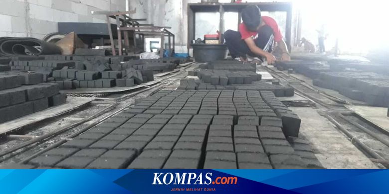 Belajar Di Internet Pemuda Karawang Sukses Jual Briket Tempurung Kelapa Hingga Eropa Dan Timur Tengah Halaman All Kompas Com