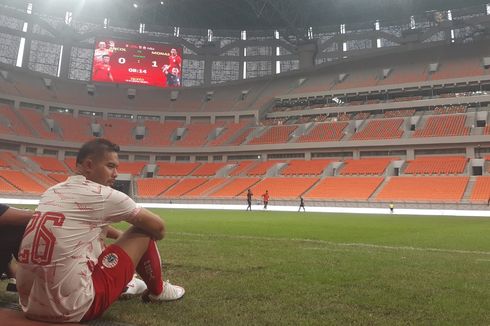 Menjajal Lapangan Utama JIS bersama Pemain dan Legenda Persija