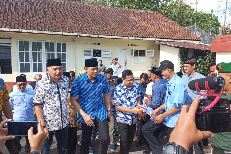 Ketua umum Partai Demokrat, Agus Harimurti Yudhoyono (AHY) menolak adanya isu dan putusan Pengadilan Negeri (PN) Jakarta Pusat soal penundaan Pemilu 2024