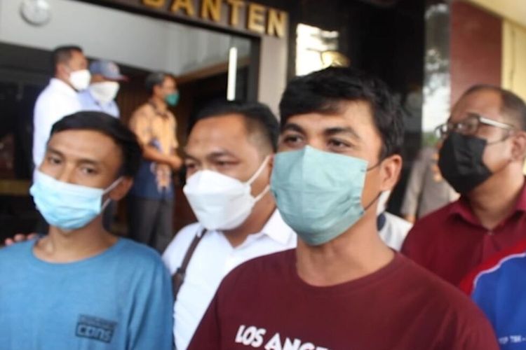 Polda Banten menerima penangguhan penahanan dua buruh penggeruduk Kantor Gubernur Banten.