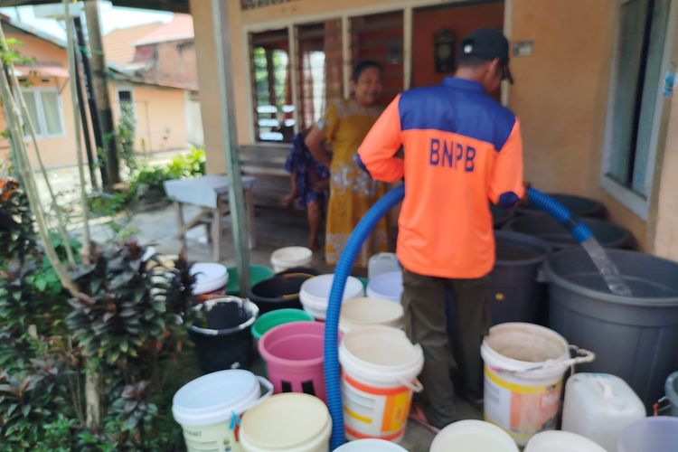 7 Bulan Usai Banjir Bandang, Ratusan Keluarga di Padang Masih Krisis Air Bersih
