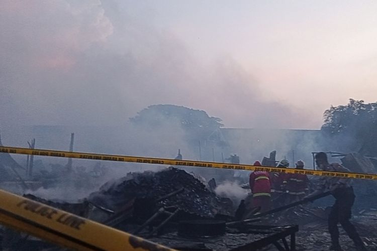 Kebakaran di Pasar Ciputat Tangerang Selatan Rabu (11/5/2022)
