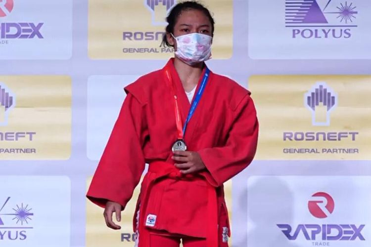 Pada  World Sambo Championship 2020 di Novi Sad, Serbia, atlet putri Indonesia, Desiana Syafitri meraih tempat kedua di kelas 48 kilogram