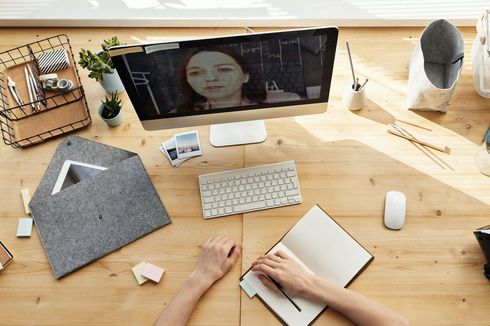 Pandemi Covid-19, Ini Tips Tidak Jenuh dan Stres Kebanyakan Virtual Daring