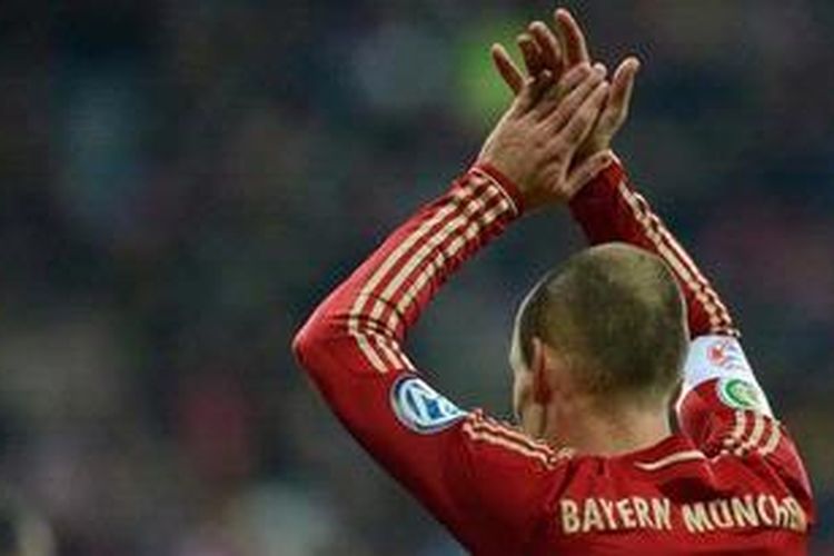 Ekspresi gelandang Bayern Muenchen dari Belanda, Arjen Robben, dalam laga babak kedua Piala Jerman melawan Kaiserslautern di Stadion Allianz Arena, Rabu (31/10/2012). Bayern menang 4-0. 