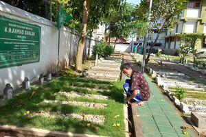 Penjaga Wasiat Ahmad Dahlan: Kisah Samhudi Merawat Makam Sang Pendiri Muhammadiyah