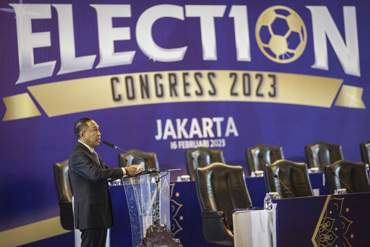 Menpora Zainudin Amali menyampaikan kata sambutan pada Kongres Luar Biasa Persatuan Sepak Bola Seluruh Indonesia (PSSI) 2023 di Jakarta, Kamis (16/2/2023). Kongres tersebut salah satunya mengagendakan pemilihan Ketua Umum PSSI. ANTARA FOTO/Dhemas Reviyanto/nym.