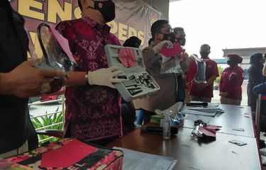 Sepasang Kekasih yang Membuat 26 Video Porno Terancam 12 Tahun ...