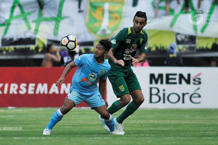 Persebaya Surabaya menjamu Persela Lamongan di Gelora Bung Tomo, 5 Agustus 2018.