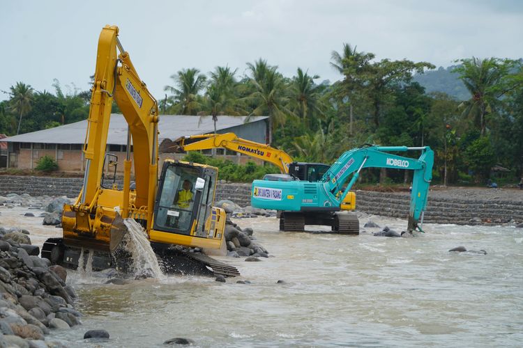 Banjir Bandang di Padang Terjang 120 Rumah, Pipa Air Minum Rusak