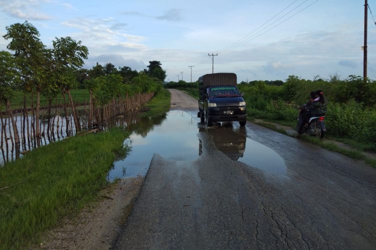 Balai Pelaksanaan Jalan Nasional (BPJN) X Kupang, telah menuntaskan pembangunan jalan long segmen sepanjang 56,71 kilometer, mulai dari Baa (Ibu Kota Kabupaten Rote Ndao) hingga Papela, Kecamatan Rote Timur.