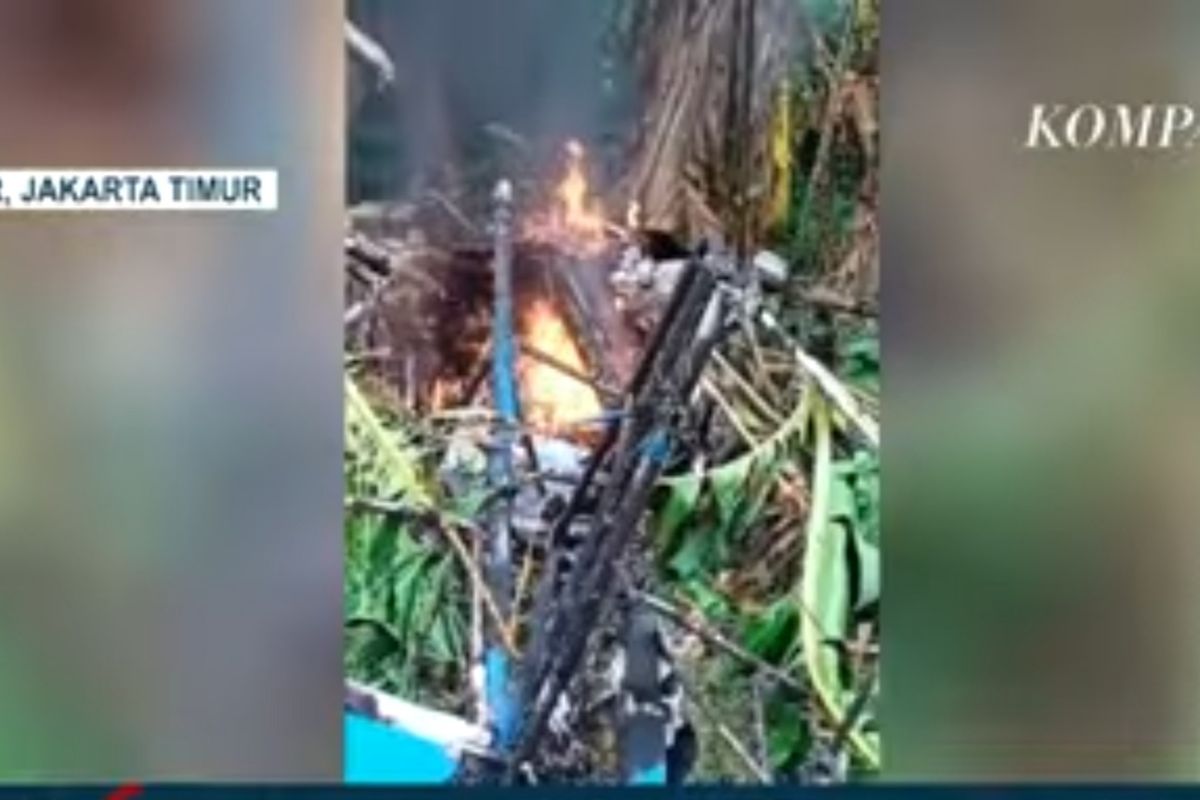 Pesawat Sky Ranger 912 Federasi Aero Sport Indonesia (FASI) jatuh di Bumi Perkemahan Cibubur, Ciracas, Jakarta Timur, Minggu (30/1/2022) pagi.