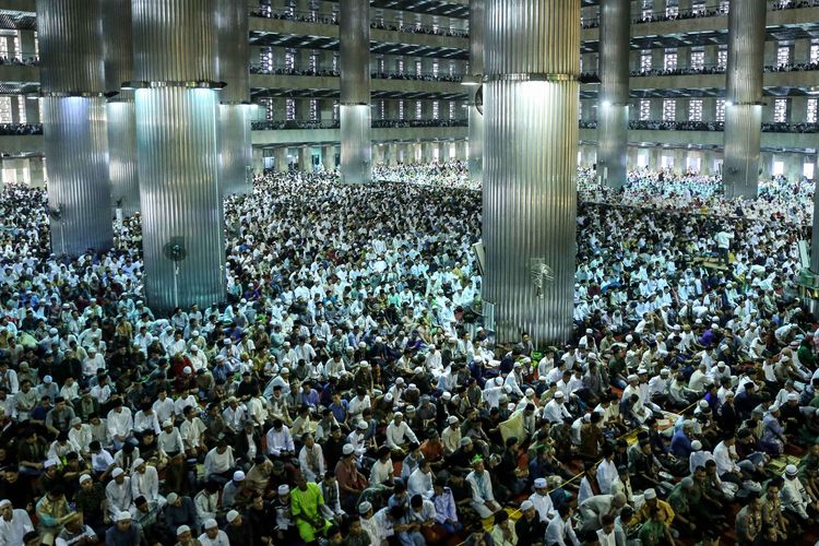 Presiden Joko Widodo menunaikan ibadah shalat Idul Fitri 1 Syawal 1440 Hijriah di Masjid Istiqlal, Jakarta Pusat, Rabu (5/6/2019).