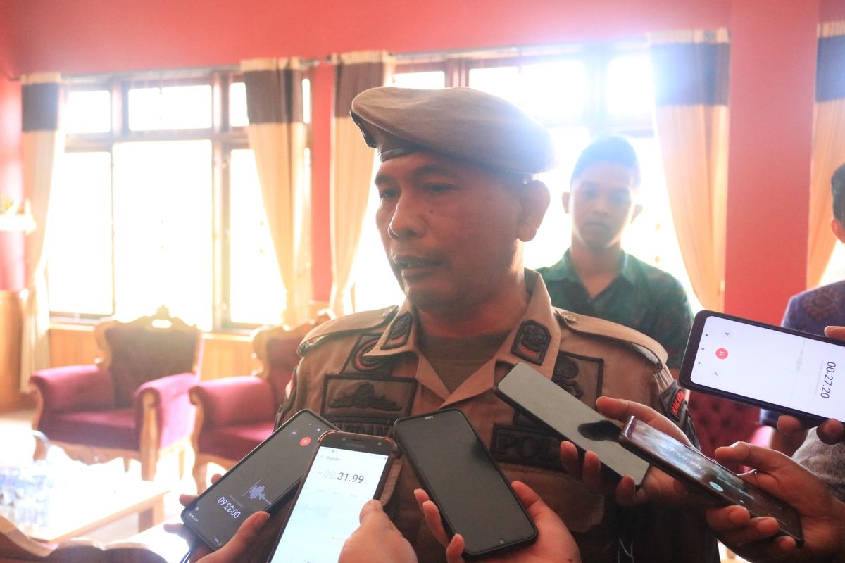 Perwakilan tenaga honorer di Pemkab Buleleng, Nyoman Suardana.