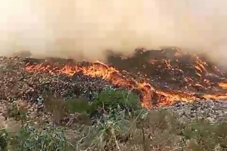 Kebakaran di TPA Sampah Pesalakan, Kabupaten Pemalang terus meluas dan sulit dipadamkan