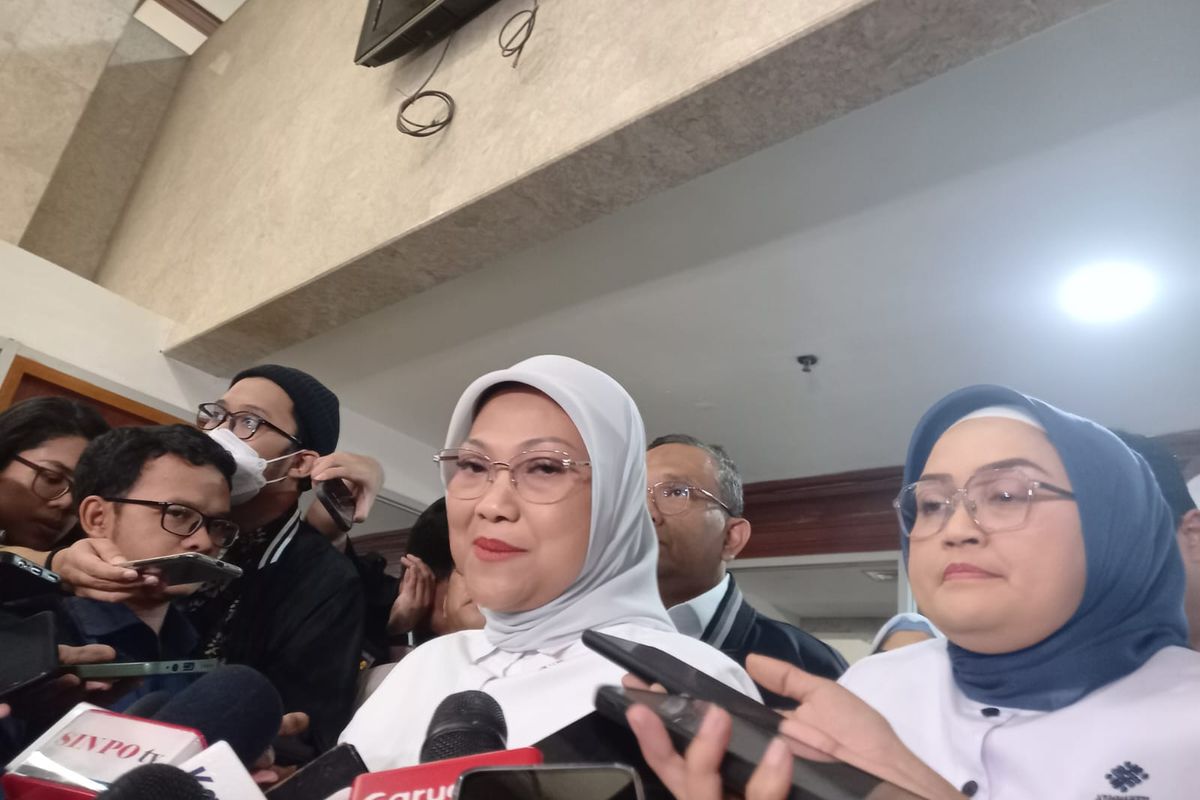 Menteri Ketenagakerjaan (Menaker) Ida Fauziyah di Kompleks Parlemen, Senayan, Jakarta, Selasa (26/3/2024).
