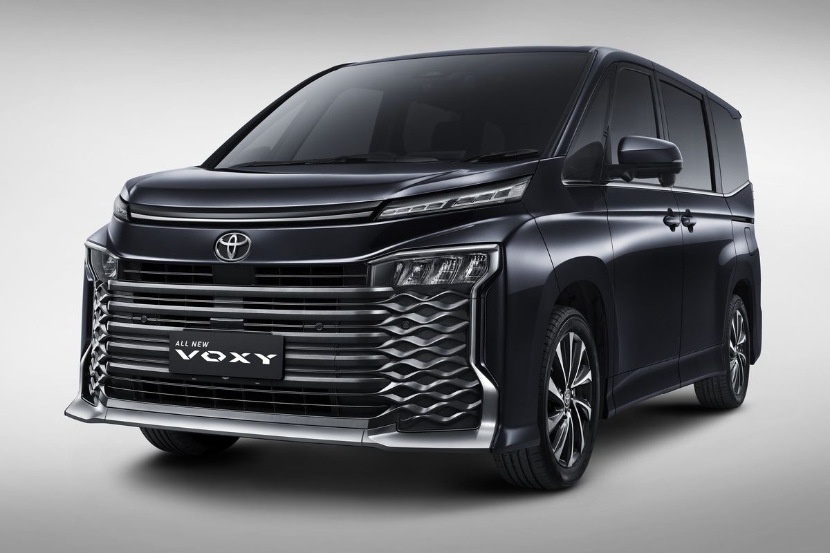 Toyota All New Voxy