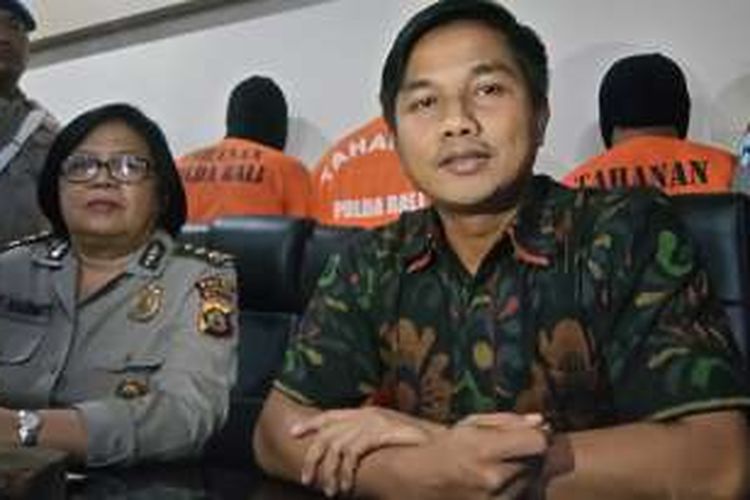 Tiga pelaku kasus penutupan anggota Polda Bali dihadirkan saat konferensi pers, Jumat(11/11/2016)
