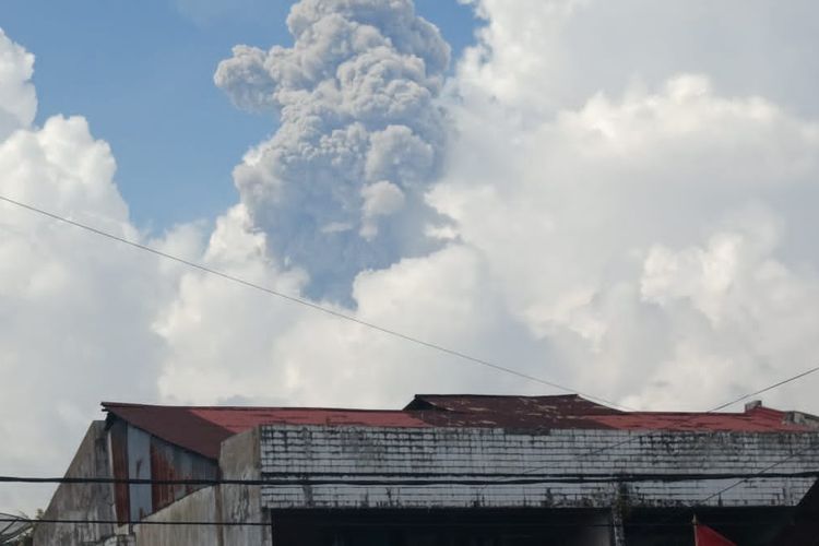 Setelah Pagi, Gunung Marapi di Sumbar Kembali Erupsi Sore Ini