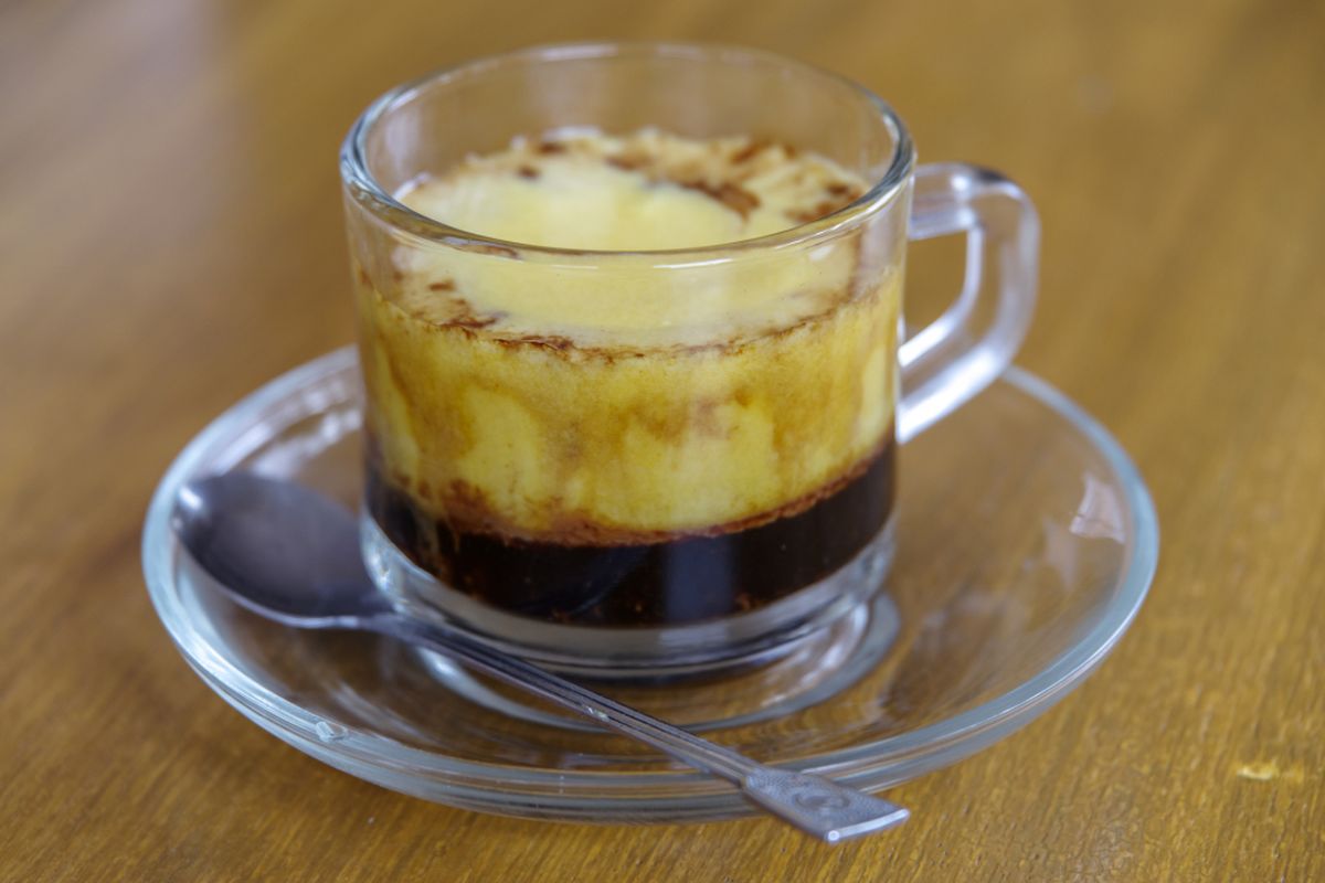 Racikan kopi telur madu ala Vietnam