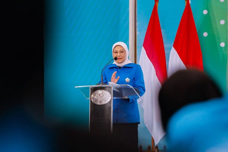 Menteri Ketenagakerjaan Ida Fauziyah  saat membuka Rapat Koordinasi Mediator Hubungan Industrial di Jakarta pada Senin (26/6/2023).
