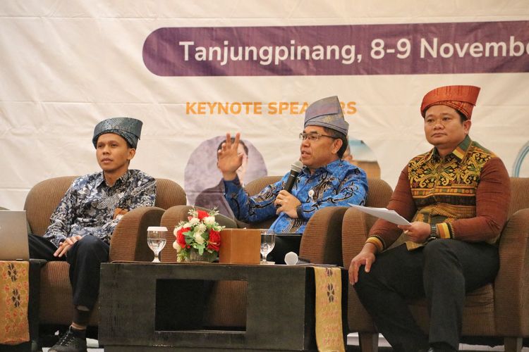 Untuk mengimplementasikan strategi penguatan pendidikan vokasi dalam menghadapi berbagai tantangan tersebut, BPPSDM KP menuangkannya pada dua program strategis, yakni Vocational Goes To Actors (VOGA) dan SMART Fisheries Village (SFV).

