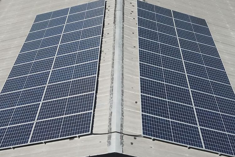 Modena memperkenalkan panel surya SolarPad di IISF 2025.
