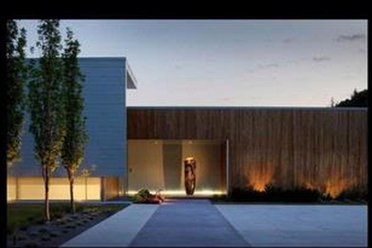 Dengan tekni directional lighting, Anda hanya perlu menargetkan penerangan pada sebuah target dengan angle tertentu. Misalnya, low angle untuk menerangi tekstur yang ada di level tanah. 