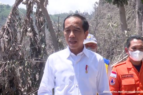 Tinjau Lokasi Terdampak Erupsi Semeru, Jokowi Sampaikan Dukacita Mendalam