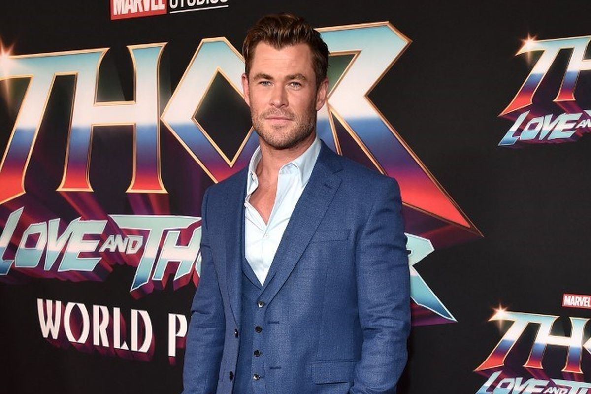 Aktor asal Australia Chris Hemsworth menghadiri pemutaran perdana film Thor: Love and Thunder World di El Capitan Theatre, Hollywood, California, Kamis (23/6/2022). 