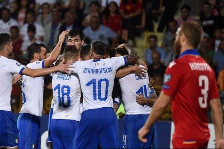Para pemain Timnas Italia merayakan gol ke gawang Armenia dalam pertandingan Armenia vs Italia pada kualifikasi Euro 2020 di Yerevan, 5 September 2019. 