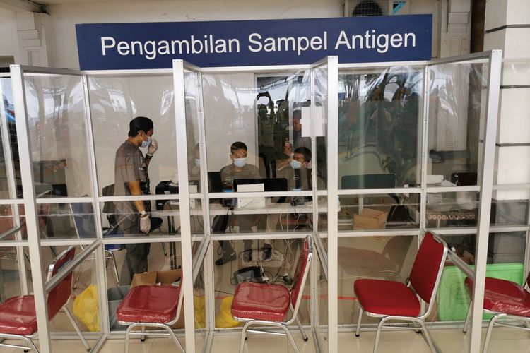 Tarif Rapid Test Antigen di Stasiun Gambir, Pasar Senen, Bekasi, Cikampek Dan Karawangan Turun Menjadi Rp 45.000 
