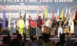 Berhasil Satukan Raja-raja dalam Festival Adat Budaya Nusantara II, Ganjar Pranowo dapat Pujian 