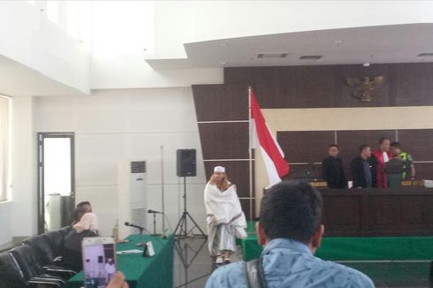 Dua Murid Bahar bin Smith Divonis 1,5 dan 2 Tahun Penjara