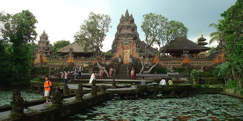 Teori yang menyatakan proses masuknya kebudayaan hindu-buddha di indonesia sebagai hasil peran aktif