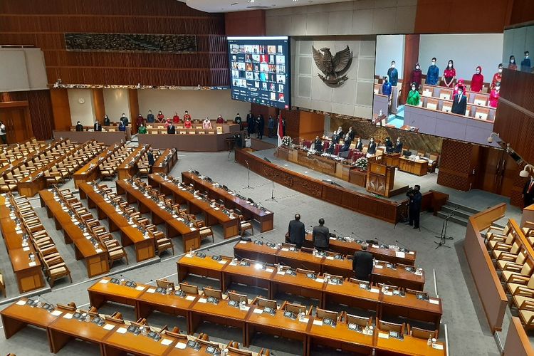 Suasana Rapat Paripurna DPR di Kompleks Parlemen, Jakarta, Selasa (7/12/2021).