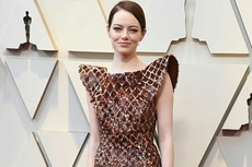 Gaun Oscar Emma Stone Dikerjakan Selama 712 jam