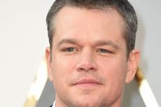 Kunjungi Pub Desa, Matt Damon Bagi-bagi Tip Rp 1,3 Juta Per Orang