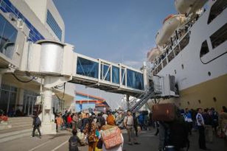 Fasilitas garbarata di terminal Gapura Surya Nusantara, Pelabuhan Tanjung Perak Surabaya.