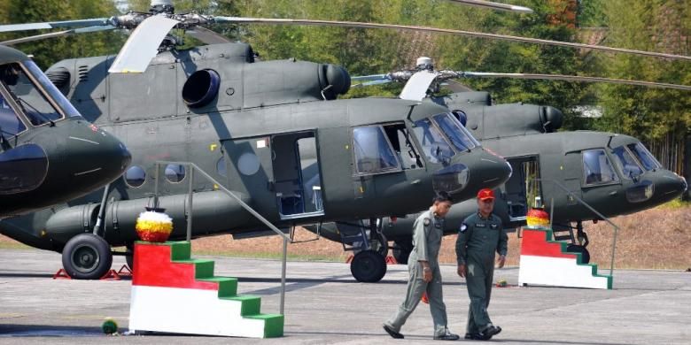 Enam unit helikopter Mi-17 V5 buatan Rusia resmi memperkuat TNI Angkatan Darat. Peresmian itu ditandai dengan penyerahan enam unit helikopter dari Rusia kepada Pemerintah Indonesia melalui Kementerian Pertahanan di Skadron 21/Sena, Pondok Cabe, Tangerang Selatan, Banten, Jumat (26/8/2011). Enam helikopter Mi-17 V5 tersebut merupakan helikopter angkut militer yang dapat mengangkut 36 personil atau beban seberat tiga ton, dan akan mengisi Skadron 31/Serbu Semarang.