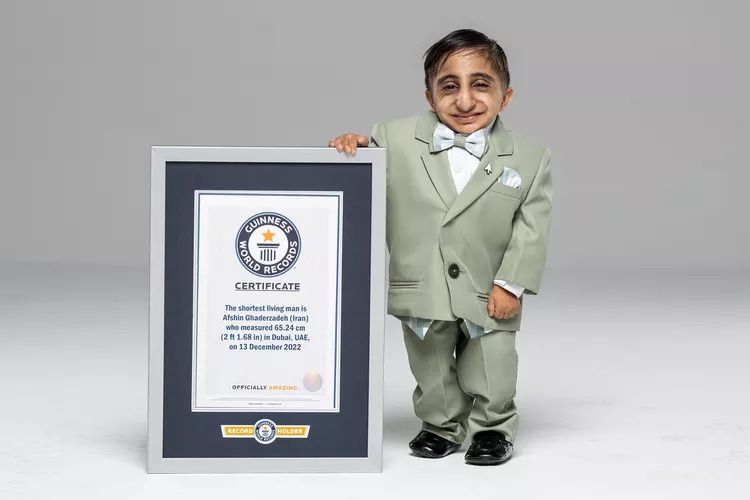 Foto Mengenal Afshin Esmaeil Ghaderzadeh Pria Terpendek Di Dunia 