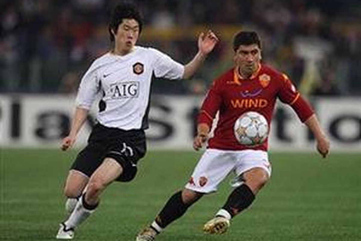 David Pizarro (kanan)