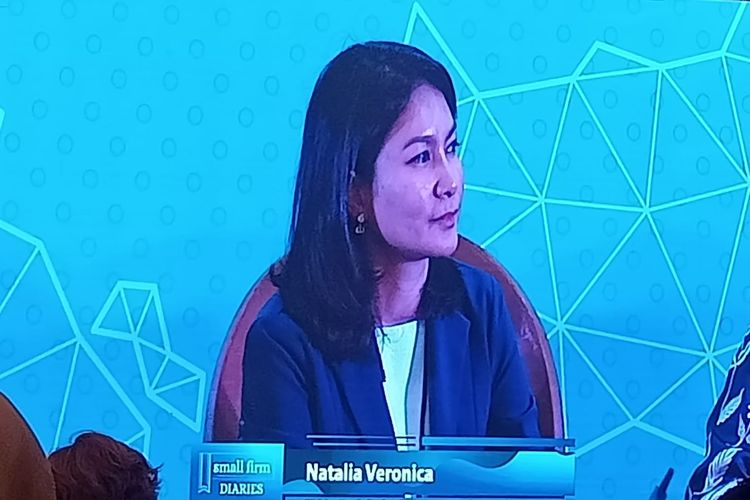 Division Head Of Value Chain Assets & Product Development BRI, Natalia Veronica dalam acara Peluncuran Hasil Penelitian Small Firm Diaries 2023 di Indonesia.