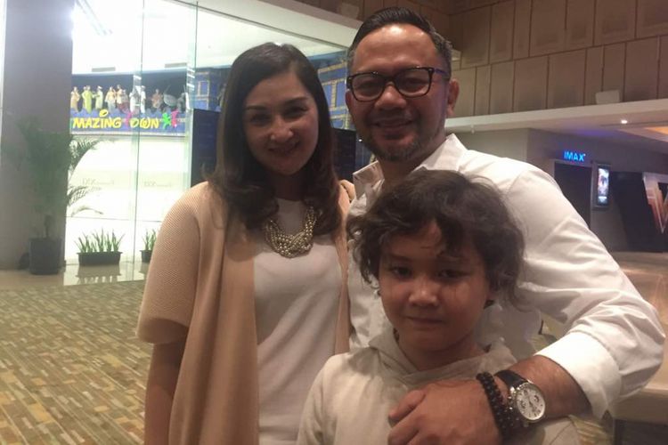 Mona Ratuliu dan Indra Brasco menghadiri pemutaran film Transformers: The Last Knight di Gandaria City, Jakarta Selatan, Selasa (20/6/2017) malam.