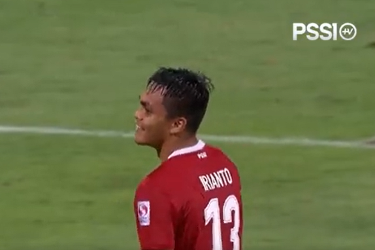 Rachmat Irianto membukukan gol pertama dan gol ketiga timnas Indonesia pada laga Piala AFF 2021 kontra Kamboja, di Bishan Stadium, Singapura, Kamis (9/12/2021) malam WIB.